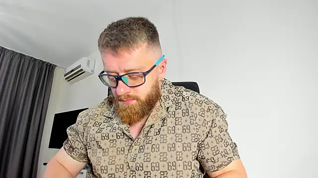 Findom guy online show from May 29, 7:40 am