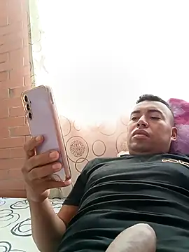 Diego leon27 online show from April 24, 8:00 pm