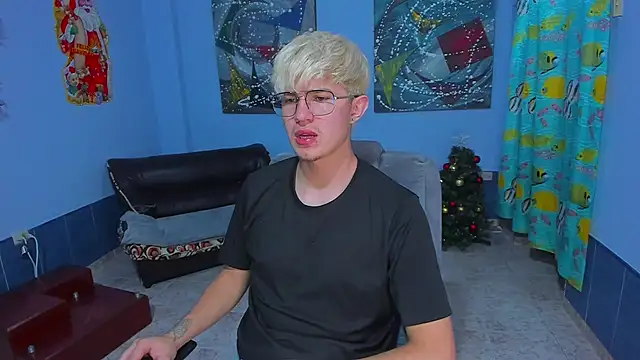 patrik 027 online show from December 20, 8:43 am