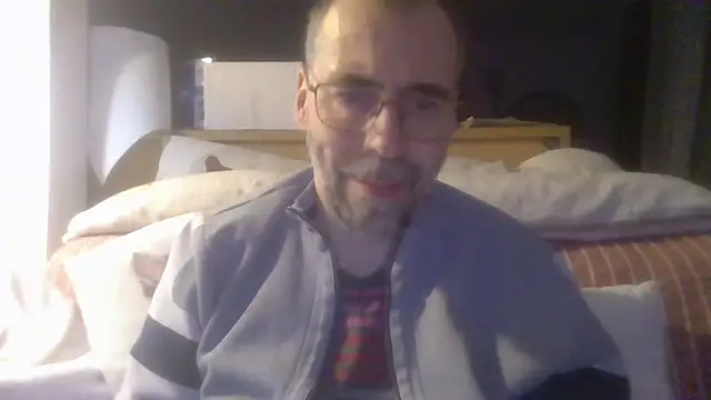 ptitcanard60600 online show from December 4, 10:50 pm