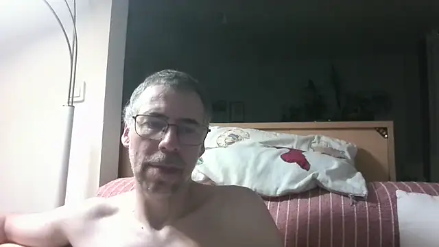 ptitcanard60600 online show from June 28, 10:49 pm