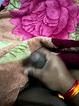 Snapshot of Honeydick7 chatting on October 31, 6:00 pm Honeydick7 online show from October 31, 6:00 pm