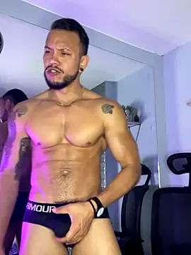 ARON TAYLER01 online show from October 8, 11:36 am