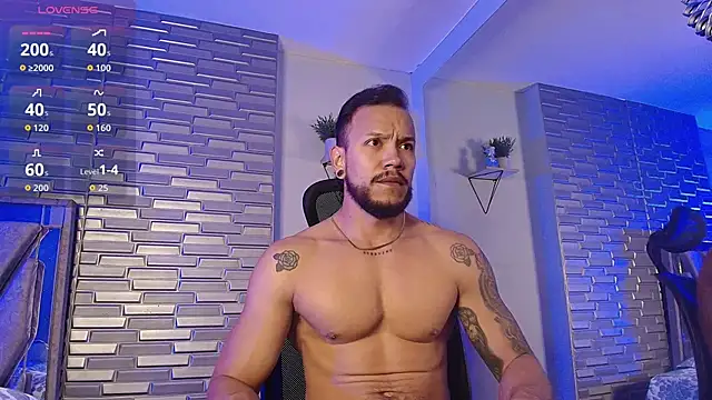 ARON TAYLER01 online show from April 11, 10:30 am