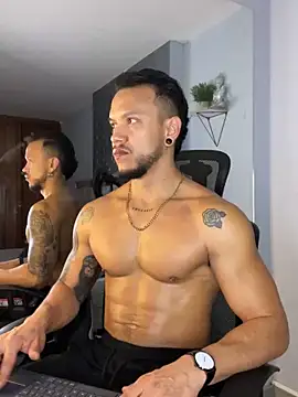 ARON TAYLER01 online show from January 23, 12:41 pm