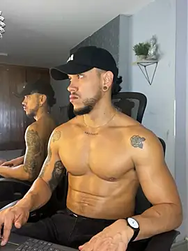 ARON TAYLER01 online show from January 26, 12:43 pm