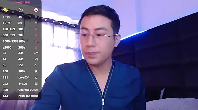 Snapshot of andrewmhilton_ chatting on December 29, 5:33 pm andrewmhilton online show from December 29, 5:33 pm