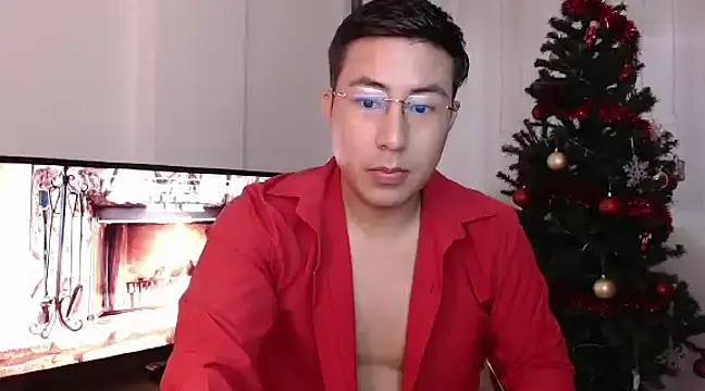 Snapshot of andrewmhilton_ chatting on December 22, 4:48 pm andrewmhilton online show from December 22, 4:48 pm