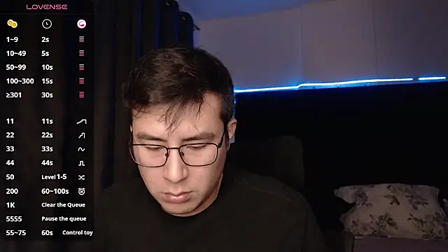 andrewmhilton  online show from November 19, 7:08 am