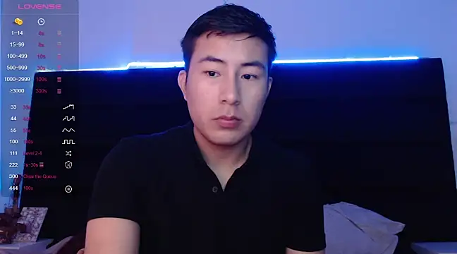 Snapshot of andrewmhilton_ chatting on December 7, 12:24 pm andrewmhilton online show from December 7, 12:24 pm