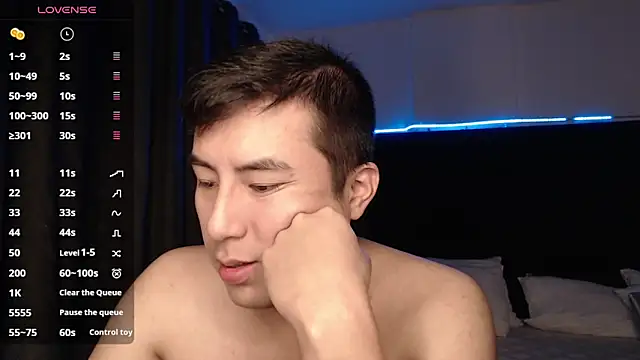 andrewmhilton  online show from November 5, 5:53 am