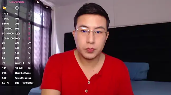 Snapshot of andrewmhilton_ chatting on March 4, 7:54 pm andrewmhilton online show from March 4, 7:54 pm