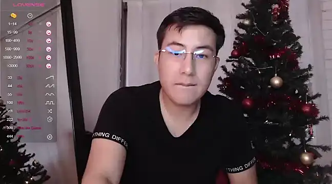Snapshot of andrewmhilton_ chatting on December 2, 8:31 pm andrewmhilton online show from December 2, 8:31 pm