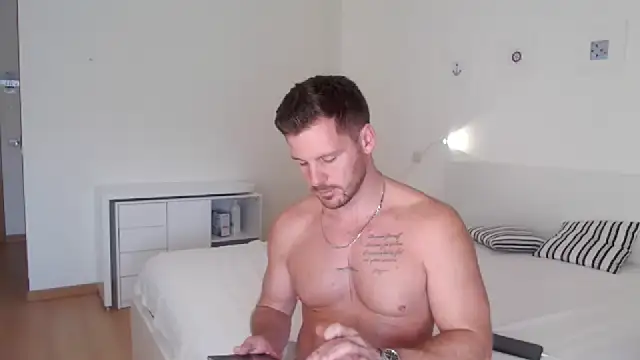 SexyandMarried1 online show from January 22, 1:32 pm