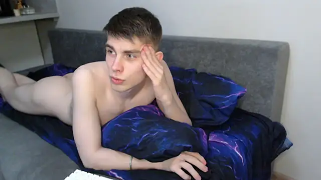 Student Oliver online show from April 30, 8:38 pm