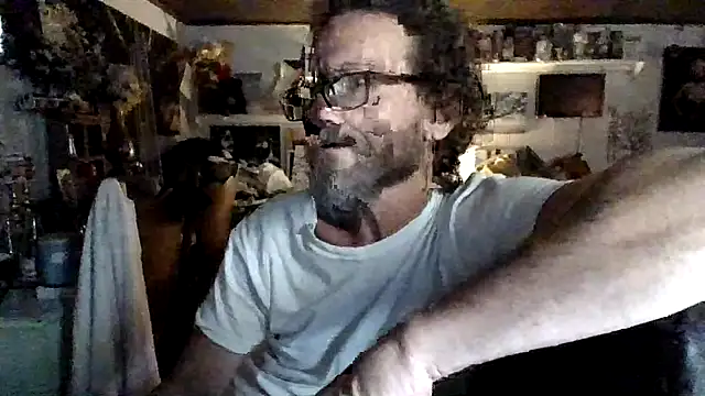 Woodywoodsup1 online show from April 18, 7:10 am