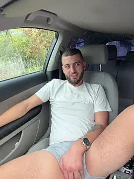 ElChapoGuzman95 online show from October 24, 5:20 am