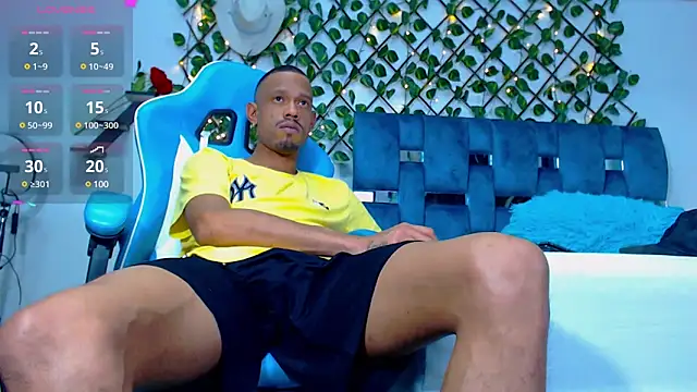 black latin23cm online show from December 12, 9:04 pm