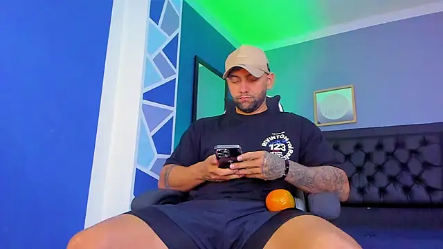 alex oficial online show from November 14, 4:37 am