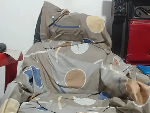 PONSE LATINO online show from November 4, 3:18 am