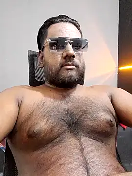 Rayansmith  online show from February 6, 8:50 am