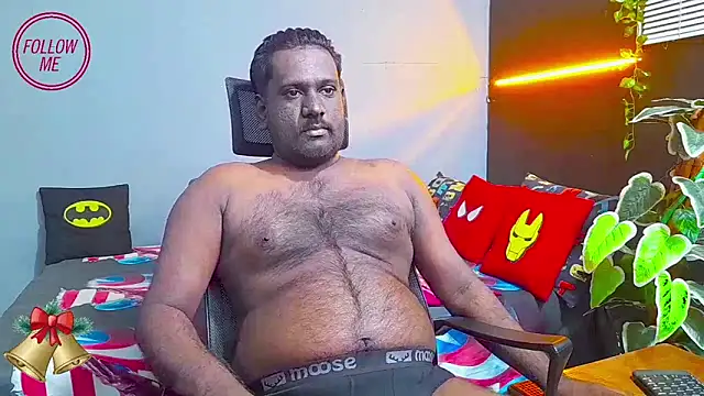 Rayansmith  online show from December 14, 9:02 pm