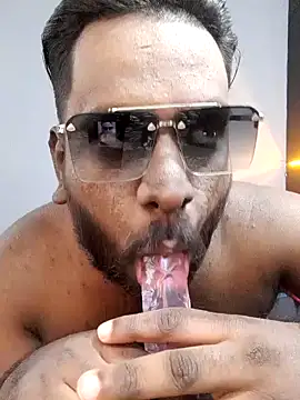 Rayansmith  online show from February 7, 8:44 am