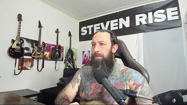 Snapshot of StevenRiseNYC chatting on December 25, 1:09 pm StevenRiseNYC online show from December 25, 1:09 pm