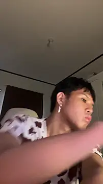 Plaxtique online show from December 18, 10:39 pm