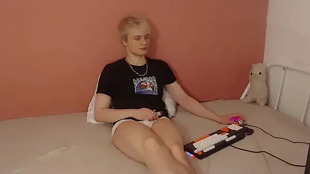 Oliver sweet  online show from March 22, 12:48 am