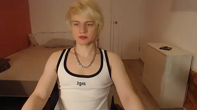 Oliver sweet  online show from February 8, 1:55 am