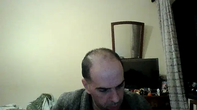 sstrasser online show from December 8, 10:36 pm