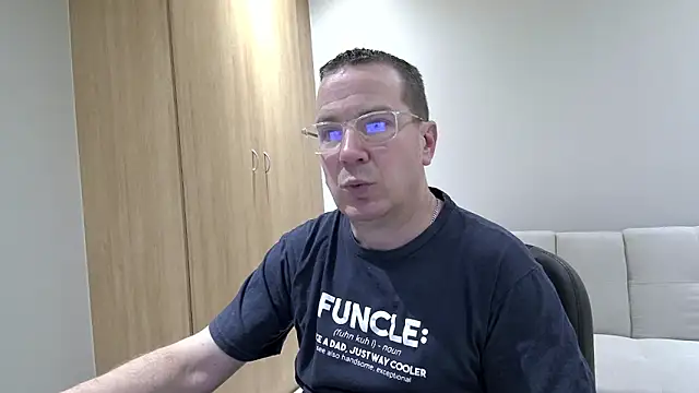 BrettJ81 online show from October 14, 4:25 pm