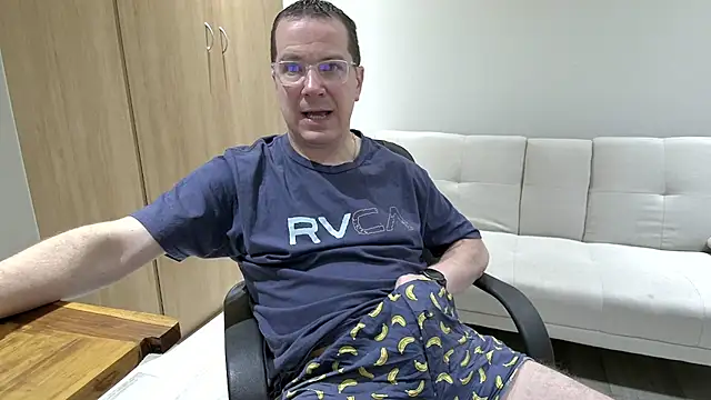 BrettJ81 online show from October 21, 5:05 pm