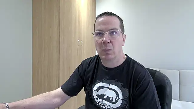 BrettJ81 online show from October 18, 10:20 am